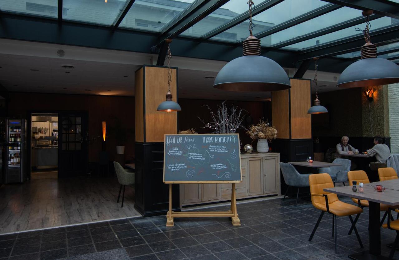 Hotel De Klok Zutendaal Bagian luar foto
