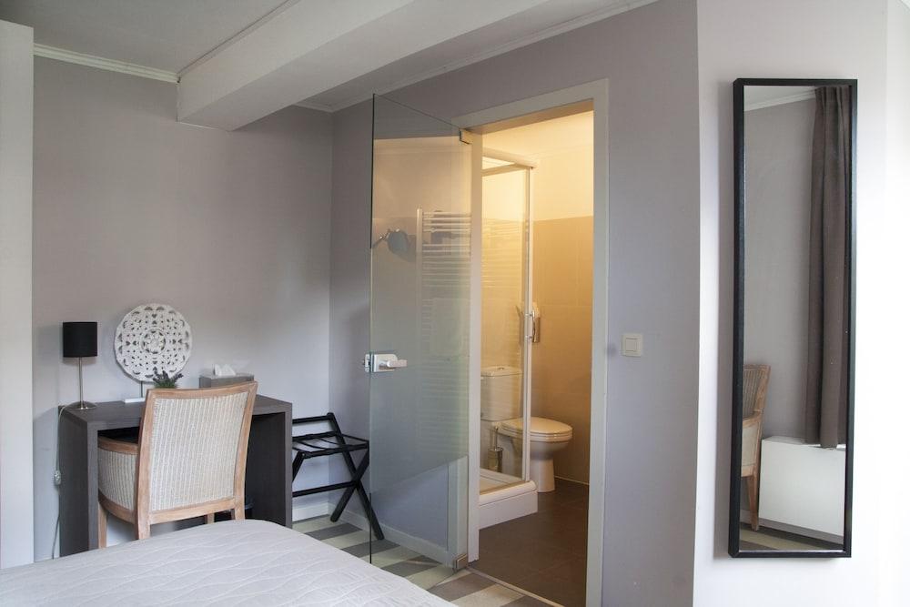 Hotel De Klok Zutendaal Bagian luar foto