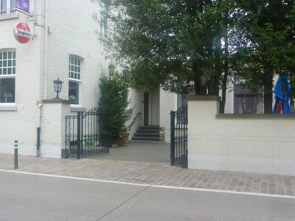 Hotel De Klok Zutendaal Bagian luar foto